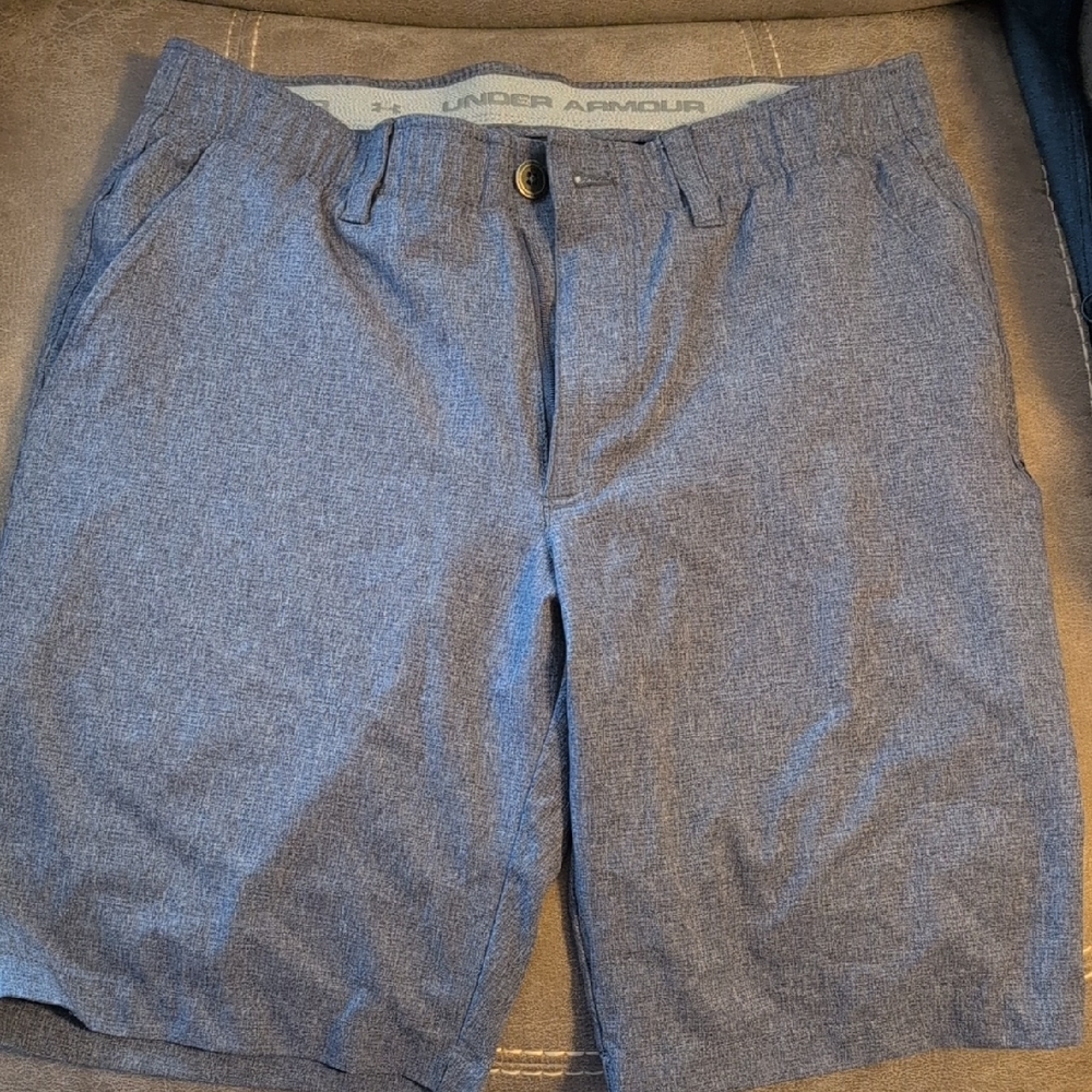 Under Armour Men's Heathered Gray Shorts